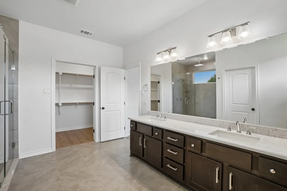 165 Rolling Bend Road Alvord, TX 76225