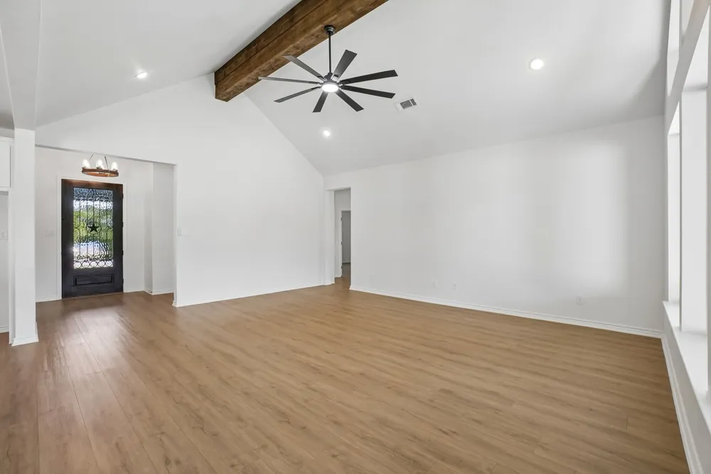 165 Rolling Bend Road Alvord, TX 76225