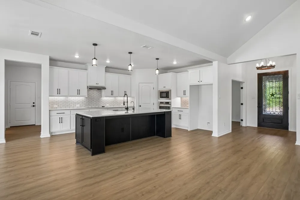 165 Rolling Bend Road Alvord, TX 76225