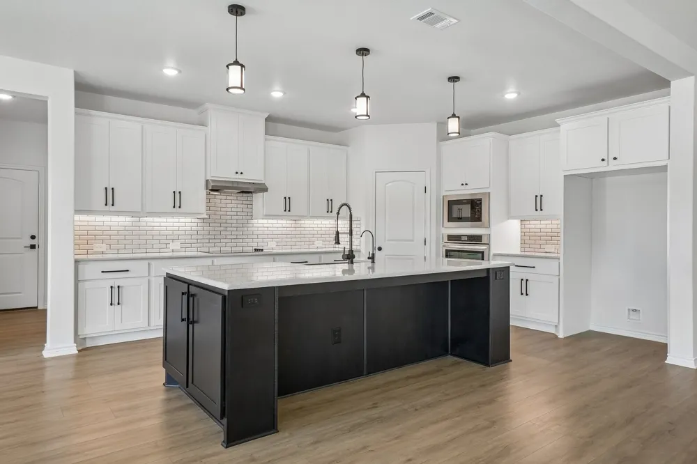 165 Rolling Bend Road Alvord, TX 76225