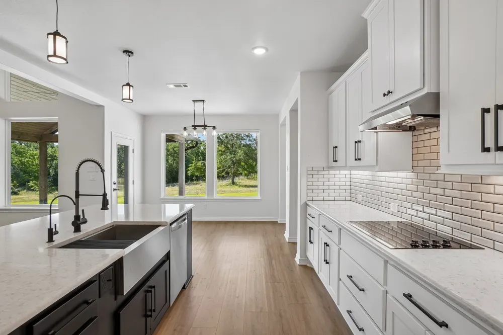 165 Rolling Bend Road Alvord, TX 76225