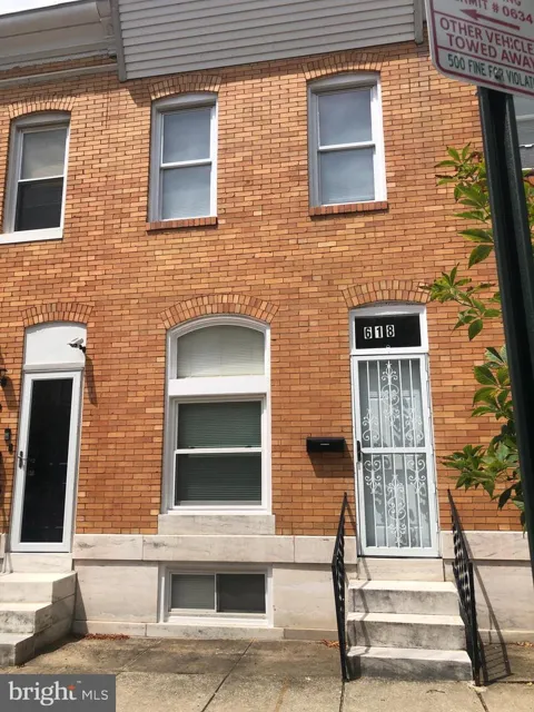 618 S MACON STREET