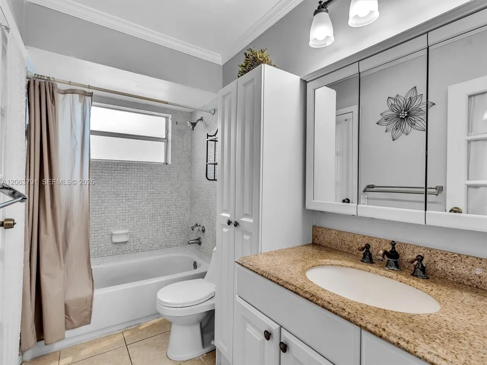 5001 W Oakland Park Blvd #106 Lauderdale Lakes, FL 33313