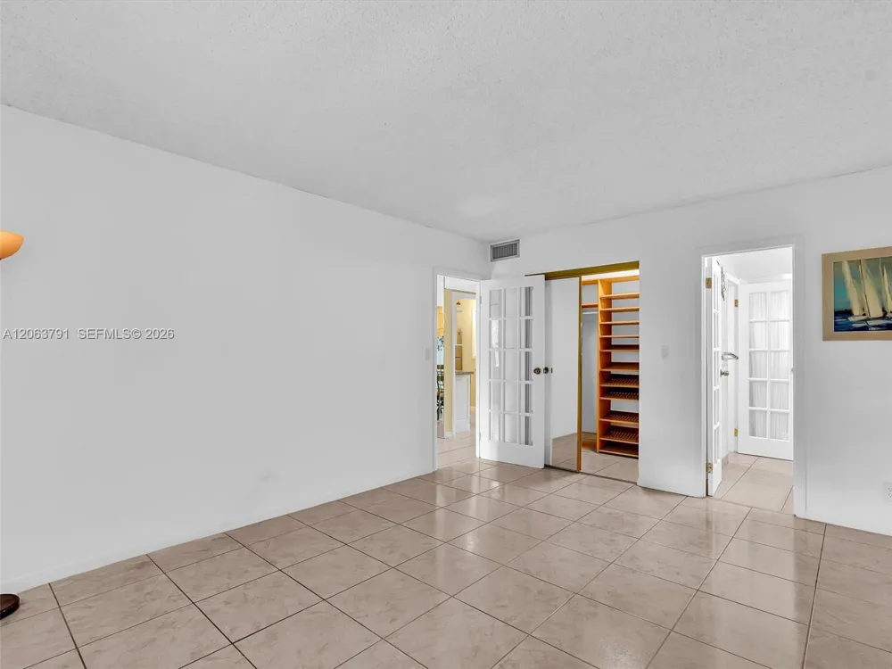 5001 W Oakland Park Blvd #106 Lauderdale Lakes, FL 33313