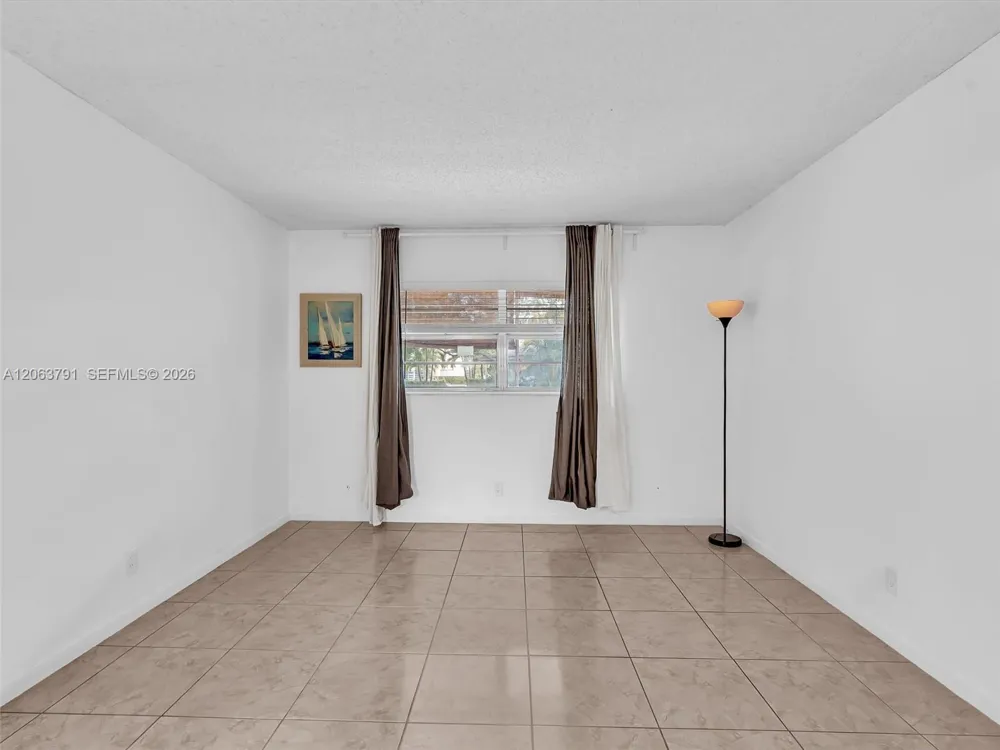 5001 W Oakland Park Blvd #106 Lauderdale Lakes, FL 33313