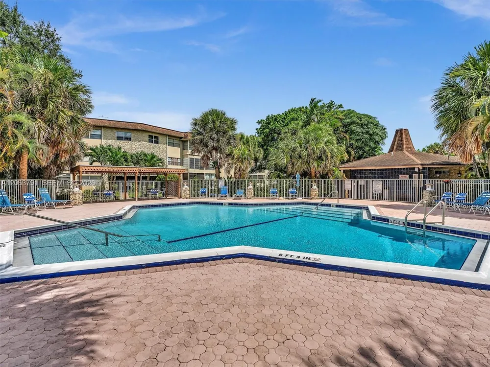 5001 W Oakland Park Blvd #106 Lauderdale Lakes, FL 33313