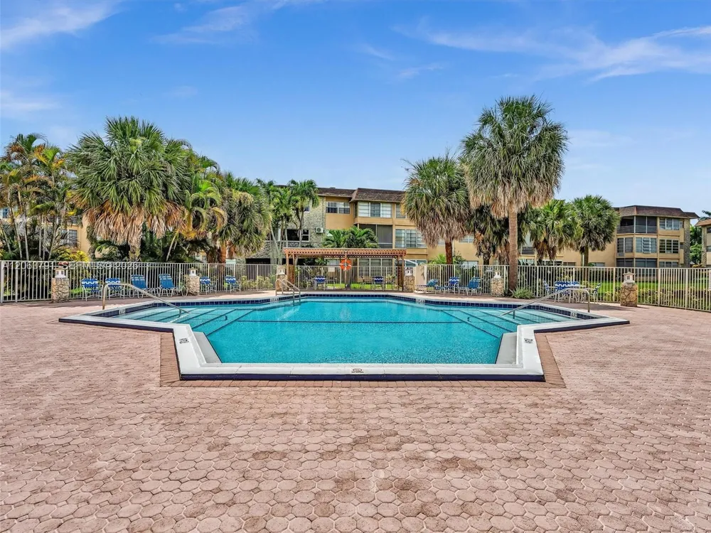 5001 W Oakland Park Blvd #106 Lauderdale Lakes, FL 33313