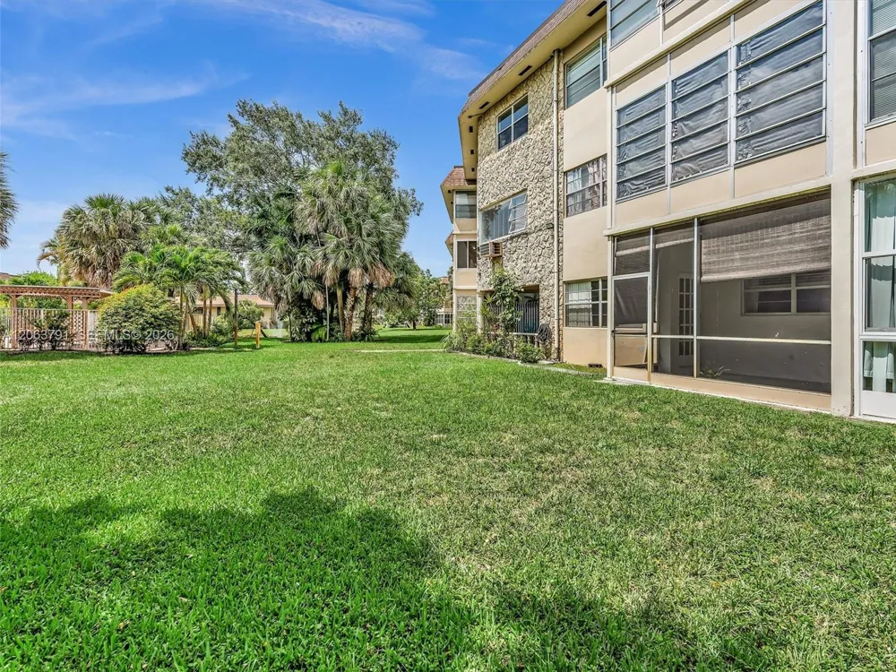 5001 W Oakland Park Blvd #106 Lauderdale Lakes, FL 33313