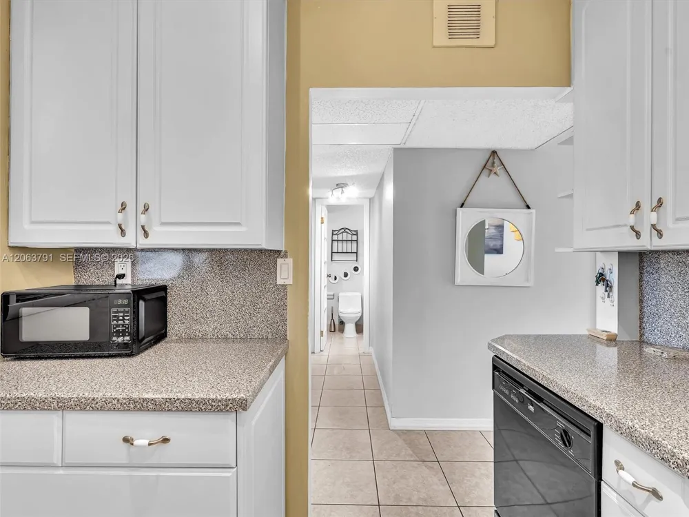 5001 W Oakland Park Blvd #106 Lauderdale Lakes, FL 33313
