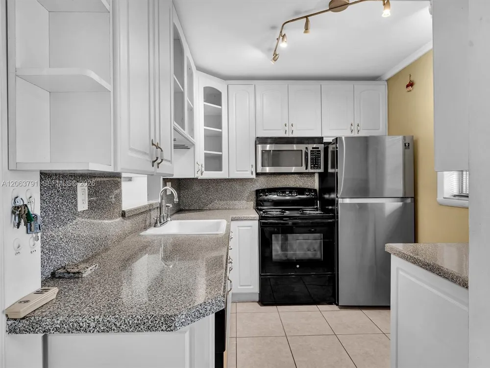 5001 W Oakland Park Blvd #106 Lauderdale Lakes, FL 33313