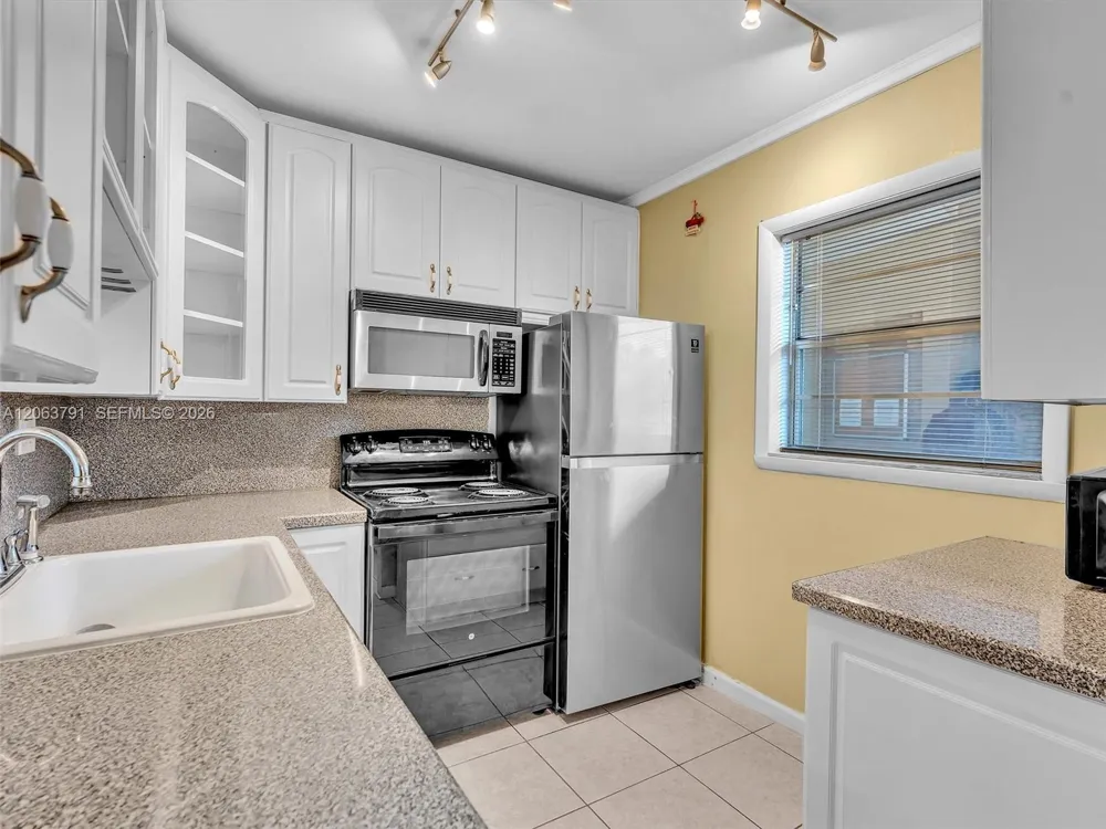 5001 W Oakland Park Blvd #106 Lauderdale Lakes, FL 33313
