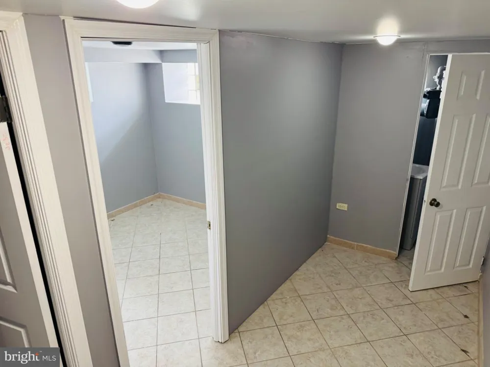 1223 KNORR STREET Philadelphia, PA 19111