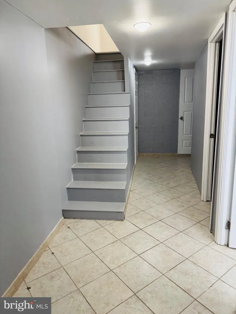 1223 KNORR STREET Philadelphia, PA 19111