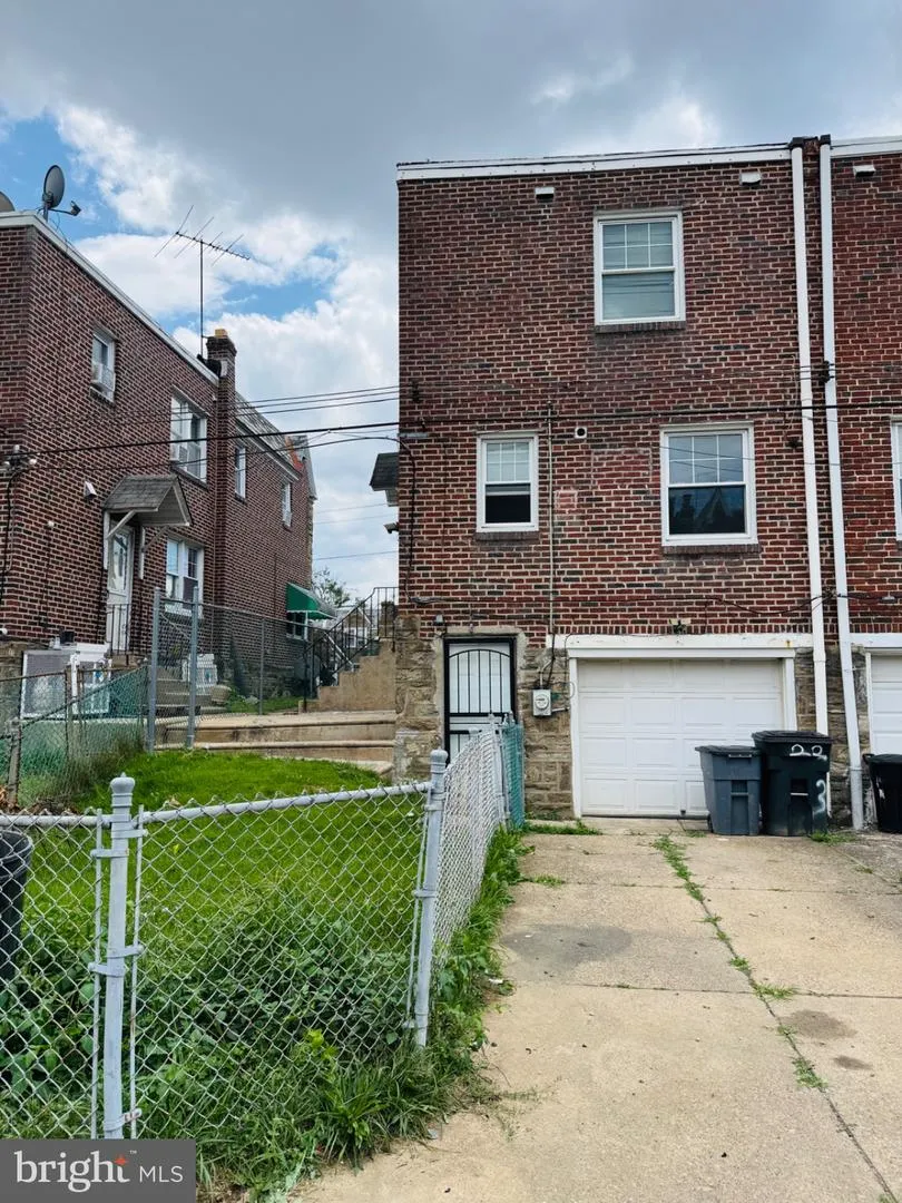 1223 KNORR STREET Philadelphia, PA 19111