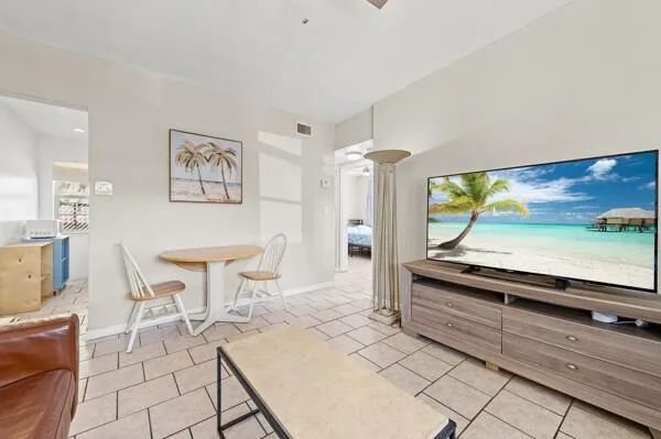 1127 NE 5th Avenue Fort Lauderdale, FL 33304