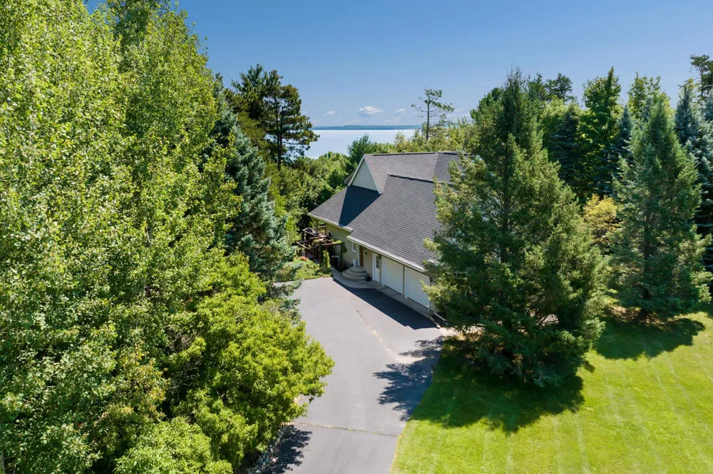 4545 S Pine Valley Court Bingham Township, MI 49682