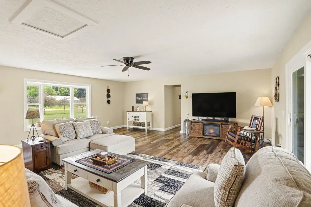 7590 W Wx Avenue Prairie Ronde Township, MI 49087