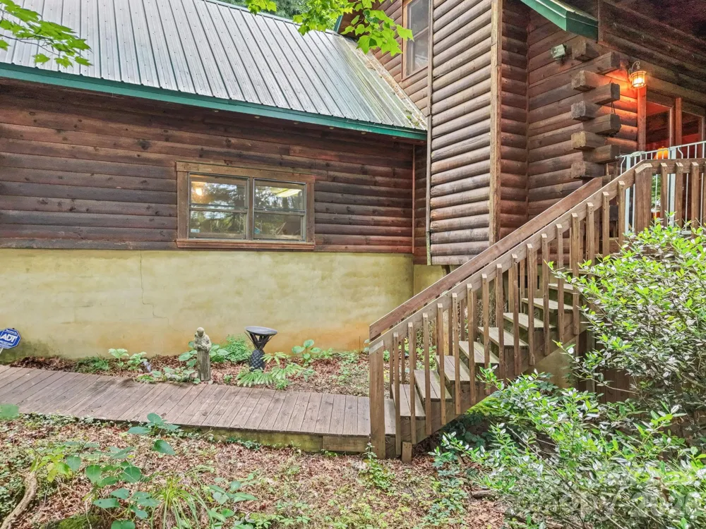 226 Signal Ridge #63 Sylva, NC 28779