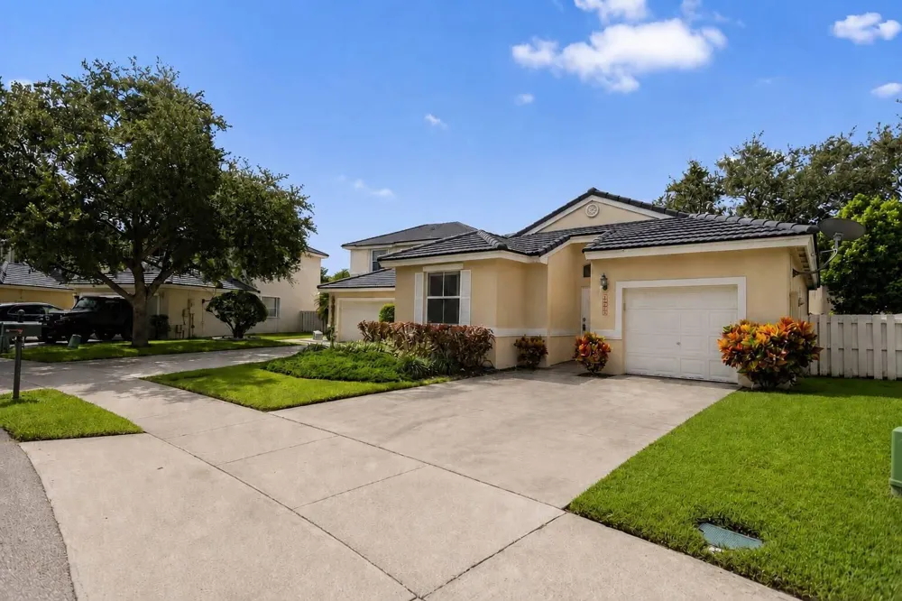 15250 SW 49TH COURT Davie, FL 33331