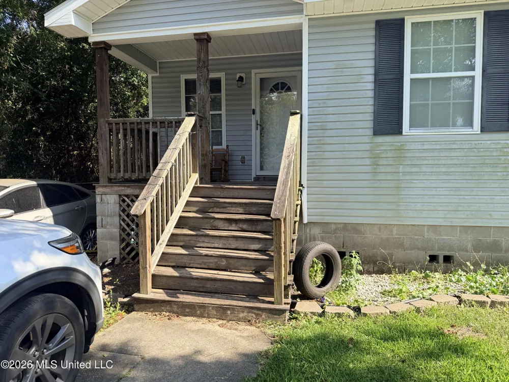 1314 School Avenue Pascagoula, MS 39567