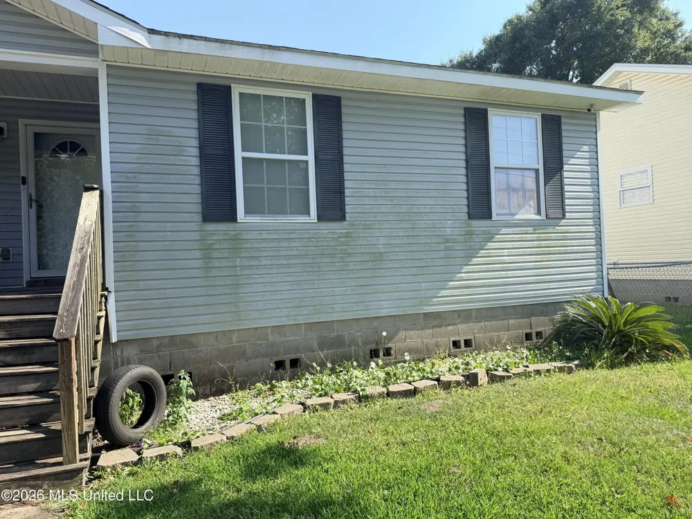 1314 School Avenue Pascagoula, MS 39567