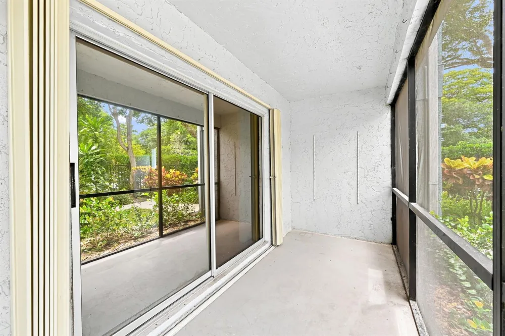2753 S OAKLAND FOREST DRIVE #102 Oakland Park, FL 33309