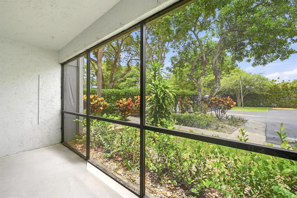 2753 S OAKLAND FOREST DRIVE #102 Oakland Park, FL 33309