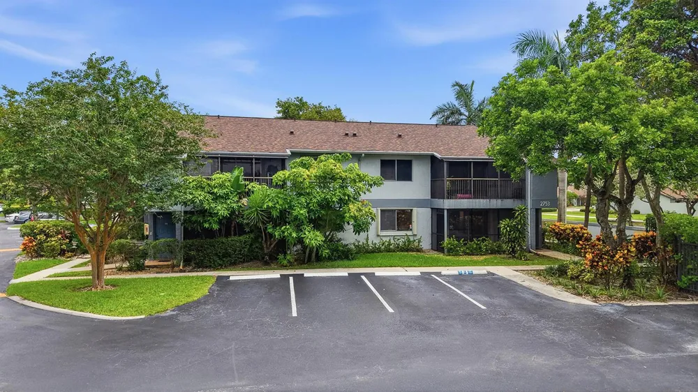 2753 S OAKLAND FOREST DRIVE #102 Oakland Park, FL 33309