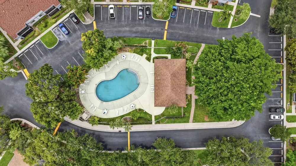 2753 S OAKLAND FOREST DRIVE #102 Oakland Park, FL 33309