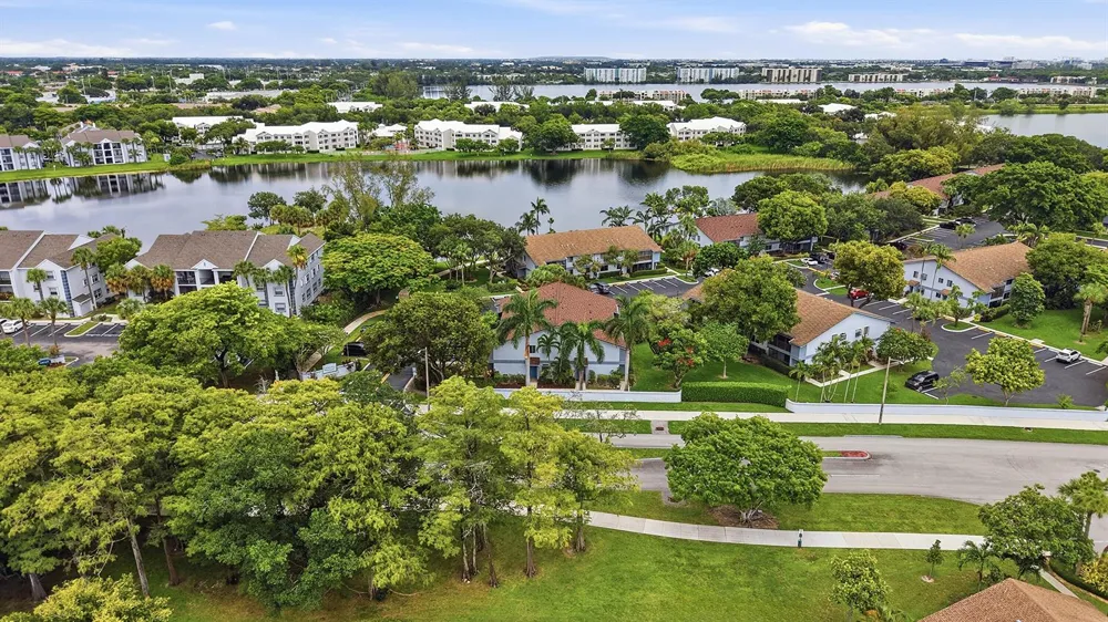 2753 S OAKLAND FOREST DRIVE #102 Oakland Park, FL 33309