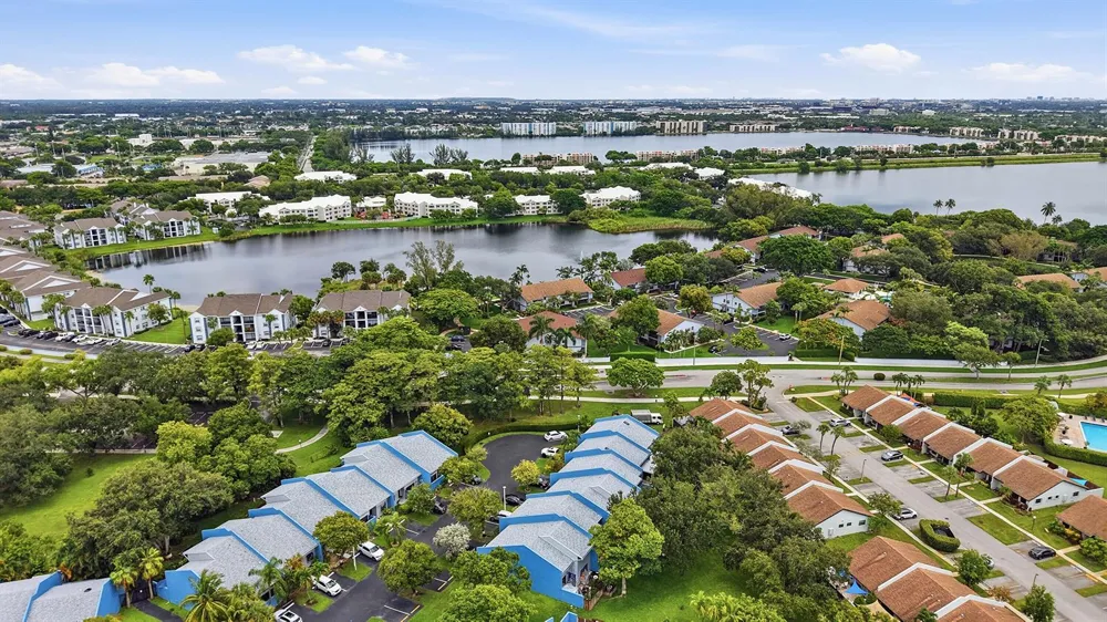 2753 S OAKLAND FOREST DRIVE #102 Oakland Park, FL 33309