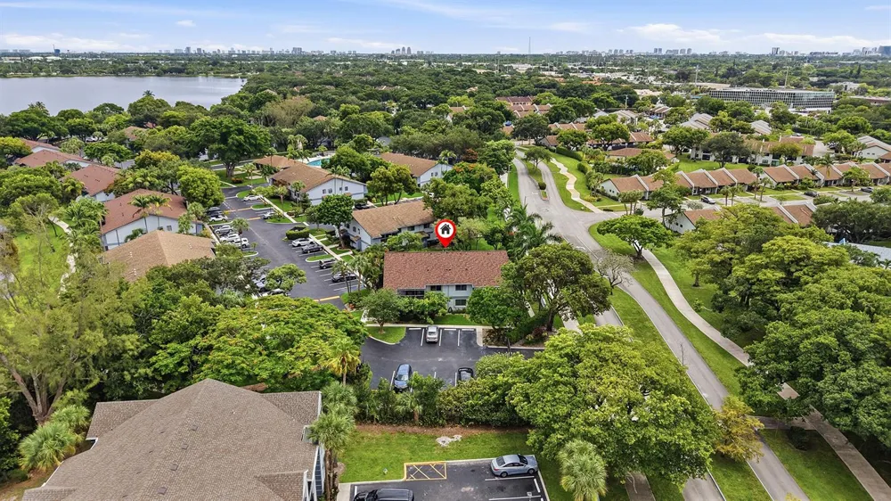 2753 S OAKLAND FOREST DRIVE #102 Oakland Park, FL 33309