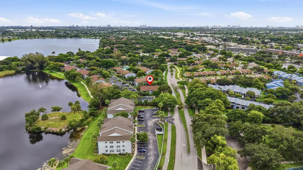 2753 S OAKLAND FOREST DRIVE #102 Oakland Park, FL 33309