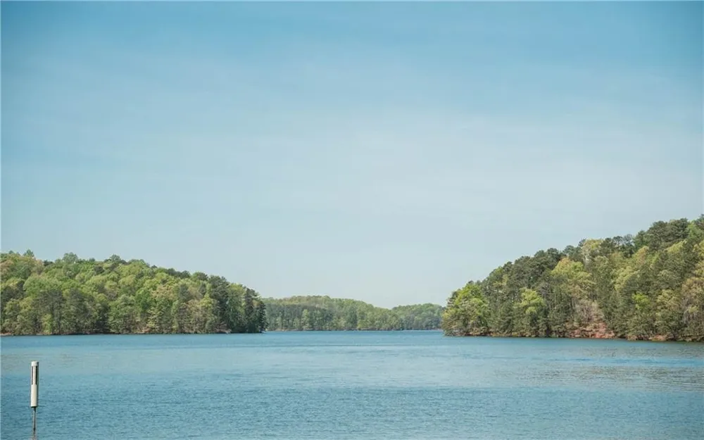 5228 MUNDY Grove Lane Gainesville, GA 30504