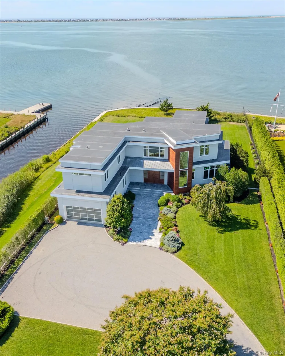 16 Cricket Path Remsenburg, NY 11960