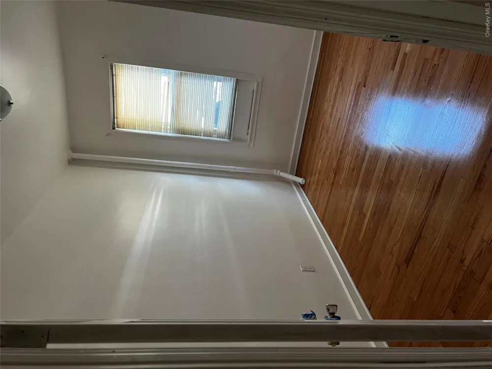 847 E 220th Street Bronx, NY 10467