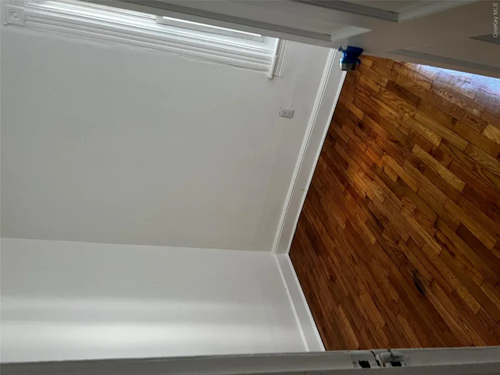 847 E 220th Street Bronx, NY 10467