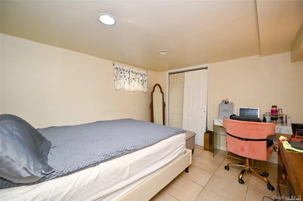 138-23 233rd Street Rosedale, NY 11422