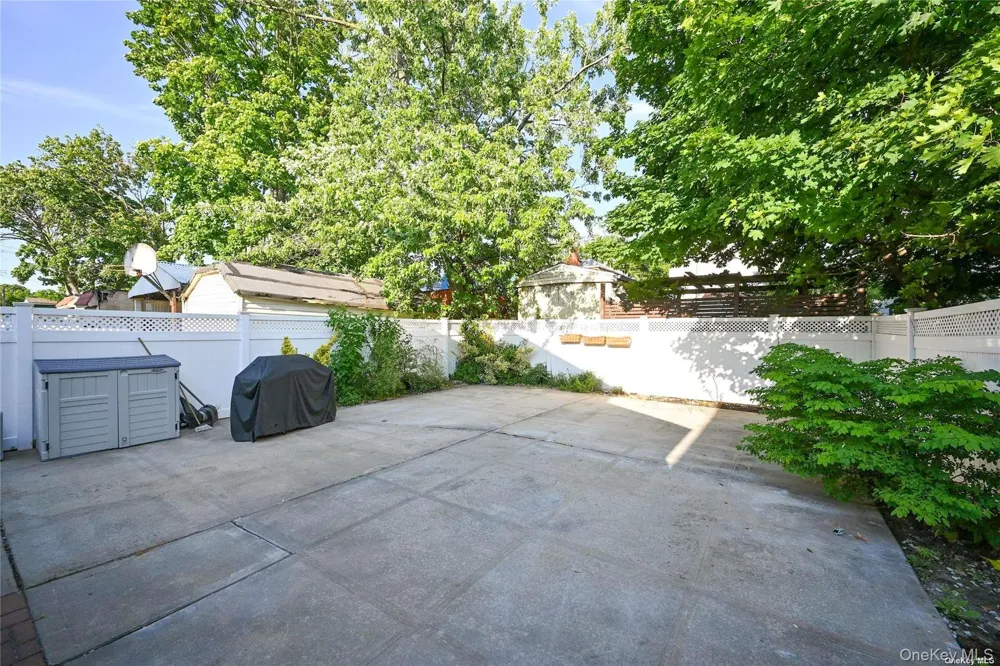 138-23 233rd Street Rosedale, NY 11422