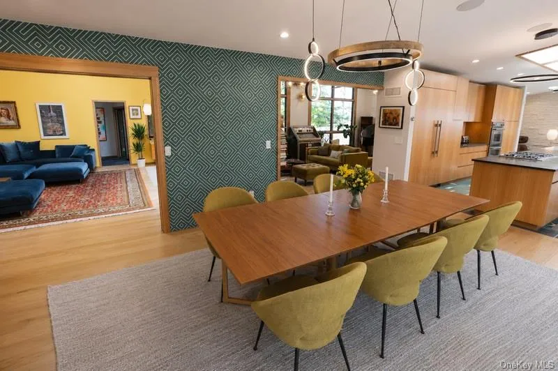 14 Tall Tree Court Cold Spring Harbor, NY 11724