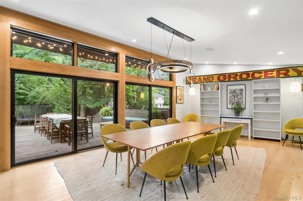 14 Tall Tree Court Cold Spring Harbor, NY 11724