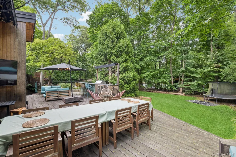 14 Tall Tree Court Cold Spring Harbor, NY 11724