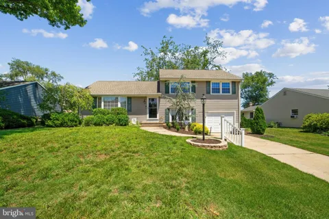 204 DICKENS DRIVE