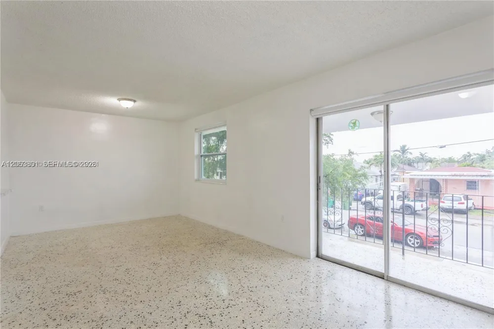 3290 NW 4th St #3290 Miami, FL 33125