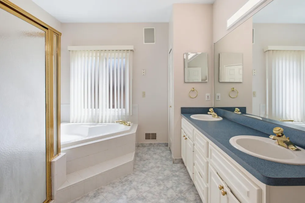 2189 Clinton View Circle Rochester Hills, MI 48309