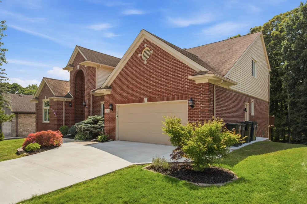 2189 Clinton View Circle Rochester Hills, MI 48309