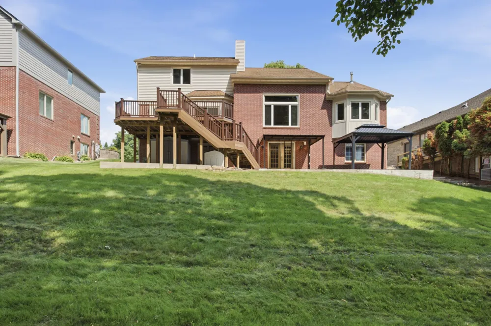 2189 Clinton View Circle Rochester Hills, MI 48309