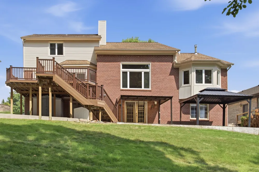 2189 Clinton View Circle Rochester Hills, MI 48309