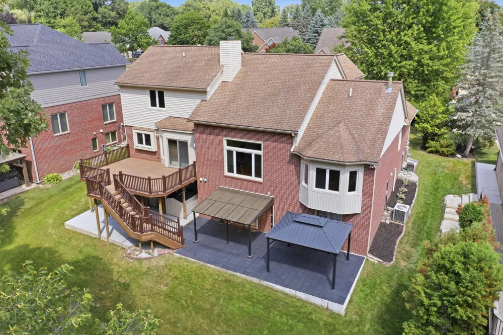 2189 Clinton View Circle Rochester Hills, MI 48309