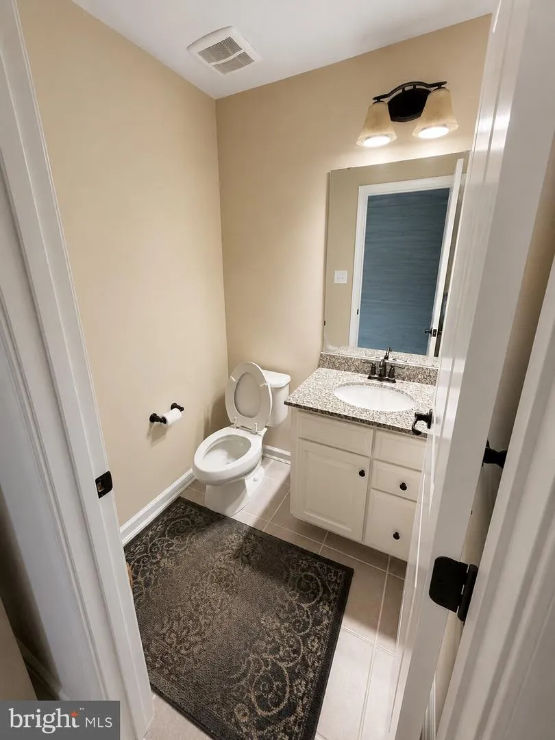 5 GOODYEAR LANE Burlington, NJ 08016